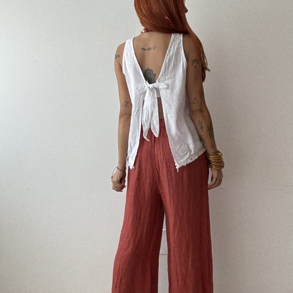 Blusa com nó nas costas