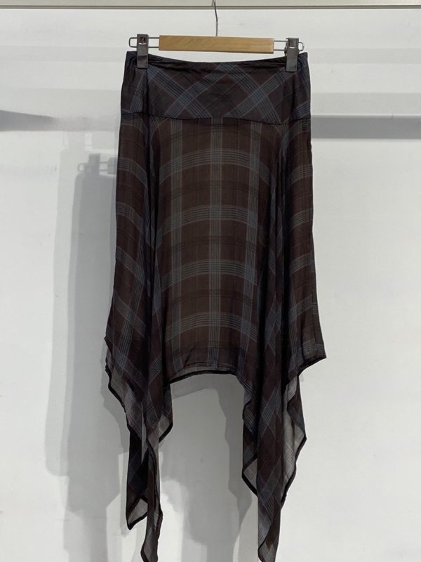 Saia assimétrica “Escócia” - Castanho, M/L