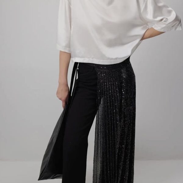 Saia de Sobreposição em Lantejoulas