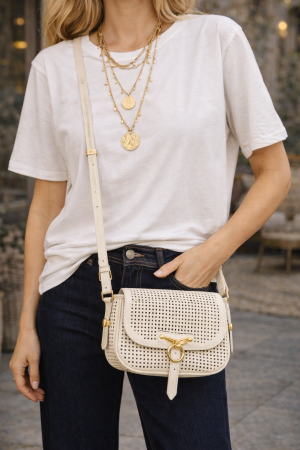 370A7C16-1B16-4002-AAAA-1F0C68113DDD