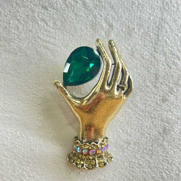 Alfinete “Mão Mística”